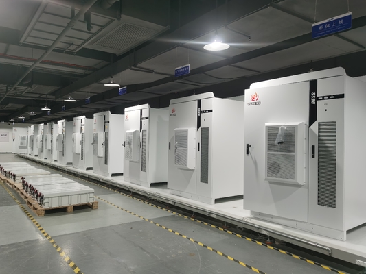 IP55 LiFePO4 Sistema di accumulo di energia a batteria industriale 50KW Installazione all'interno / all'esterno