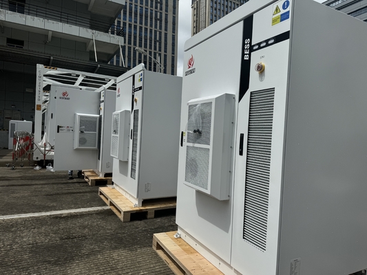 Sistema di accumulo dell'energia delle batterie industriali LiFePO4 certificato UL IP55 107,52KWH - 125,44KWH
